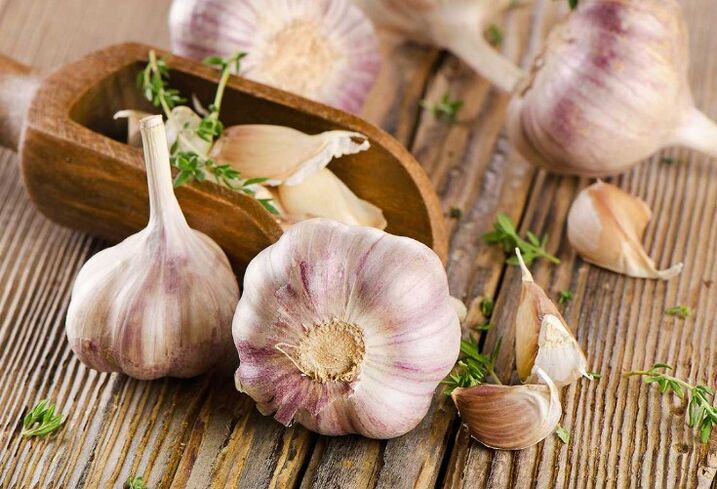 Garlic repels insects